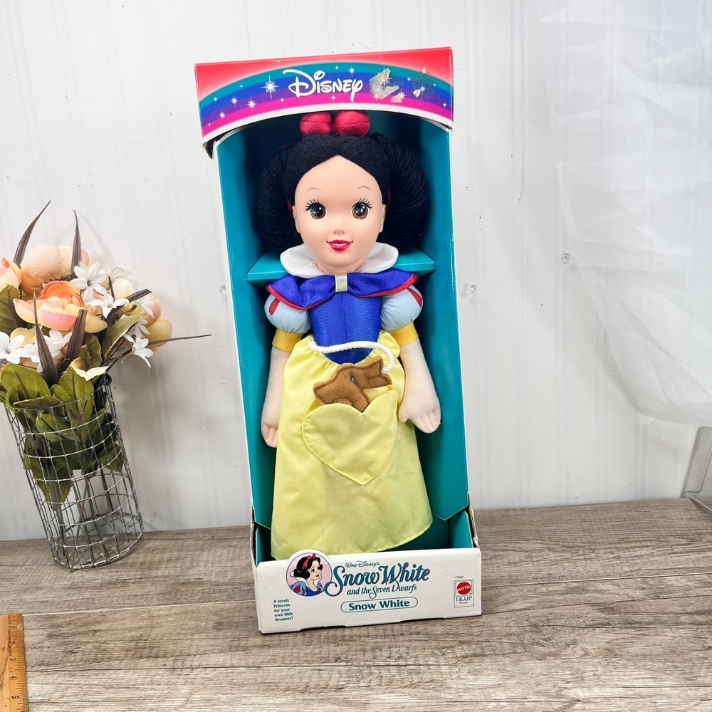 1993 MATTEL DISNEY 15" Plush Vinyl SNOW WHITE Doll Seven Dwarfs BUNNY Pocket Vtg